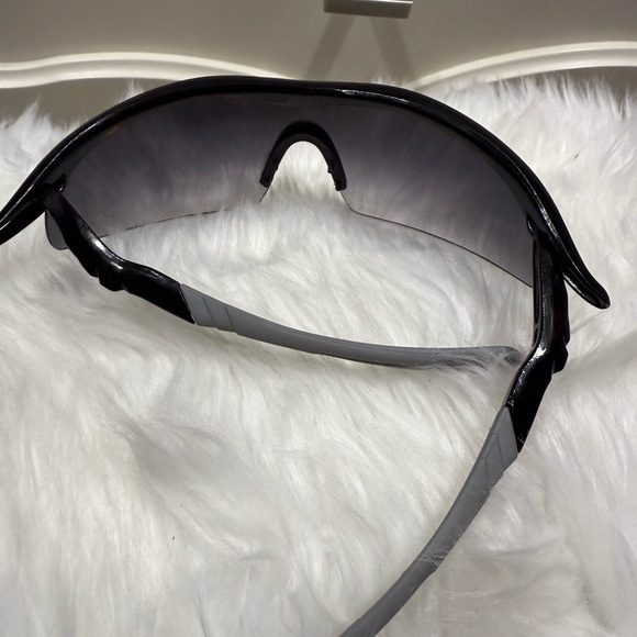 Oakley Black Shield Sunglasses - Picture 12 of 16